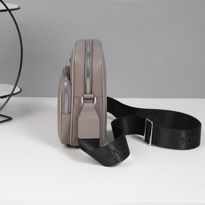 萬寶龍爆款來襲，精緻單肩包 選用由再生聚酯纖維頭層牛皮和棉質紗線制成的面料打造，