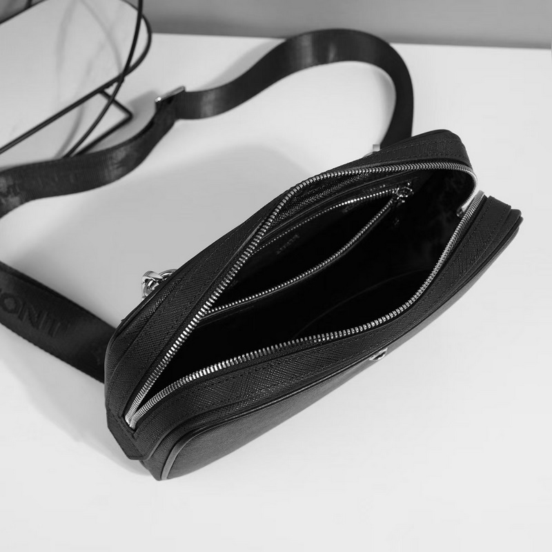 萬寶龍爆款來襲，精緻單肩包 選用由再生聚酯纖維頭層牛皮和棉質紗線制成的面料打造，