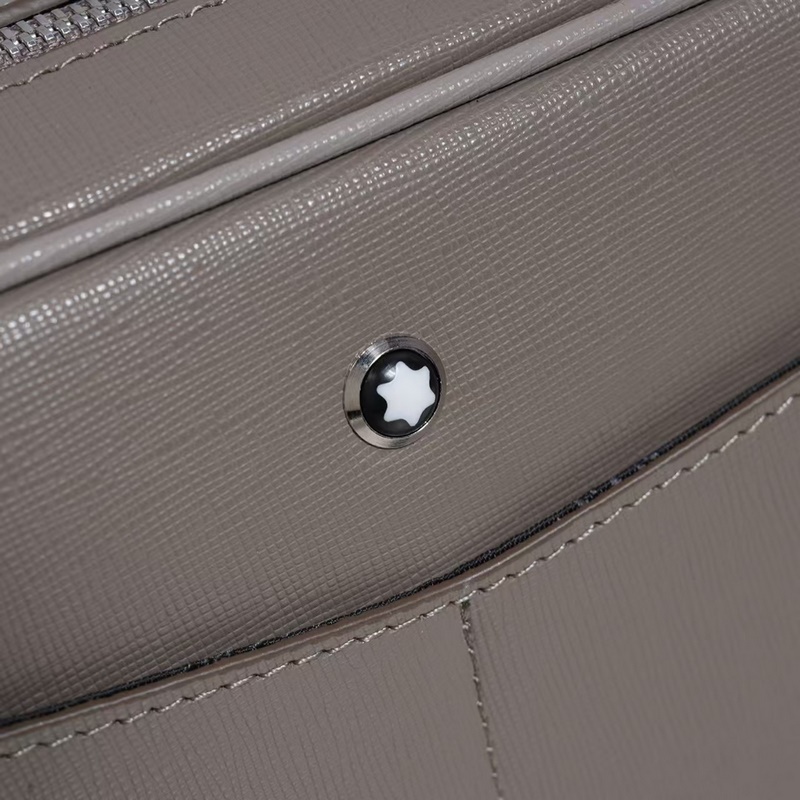 萬寶龍爆款來襲，精緻單肩包 選用由再生聚酯纖維頭層牛皮和棉質紗線制成的面料打造，