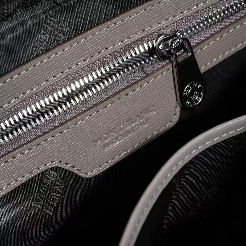 萬寶龍爆款來襲，精緻單肩包 選用由再生聚酯纖維頭層牛皮和棉質紗線制成的面料打造，