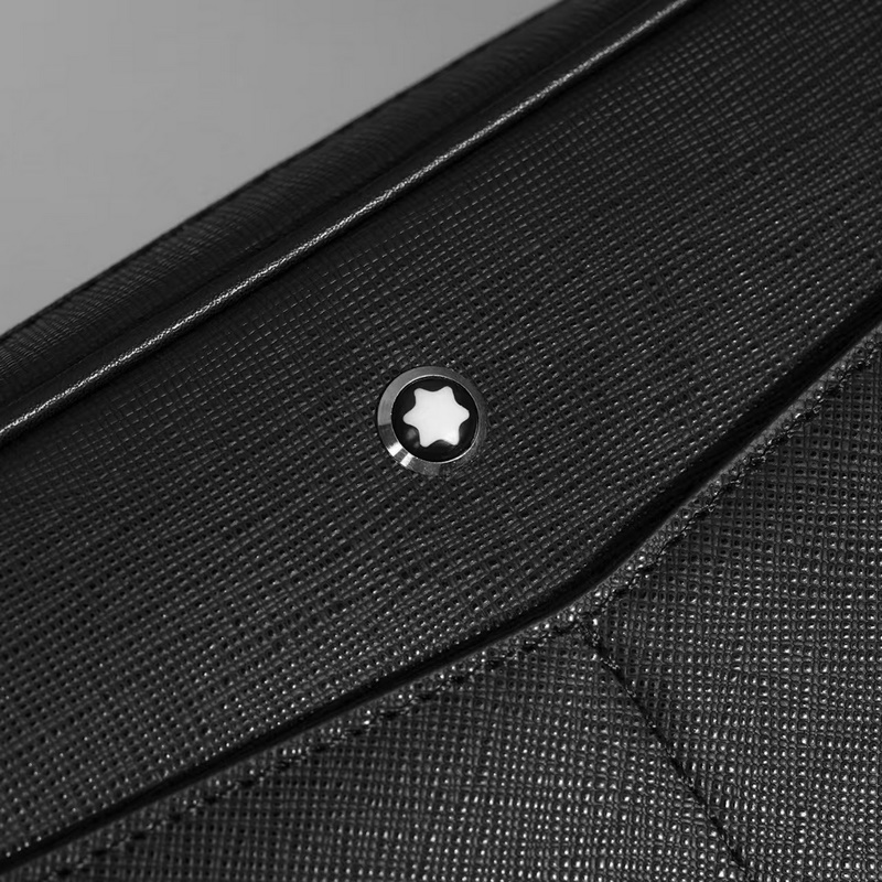 萬寶龍爆款來襲，精緻單肩包 選用由再生聚酯纖維頭層牛皮和棉質紗線制成的面料打造，