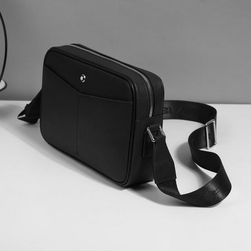 萬寶龍爆款來襲，精緻單肩包 選用由再生聚酯纖維頭層牛皮和棉質紗線制成的面料打造，