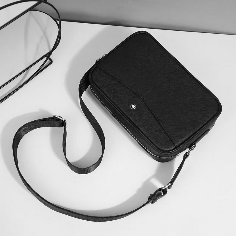 萬寶龍爆款來襲，精緻單肩包 選用由再生聚酯纖維頭層牛皮和棉質紗線制成的面料打造，