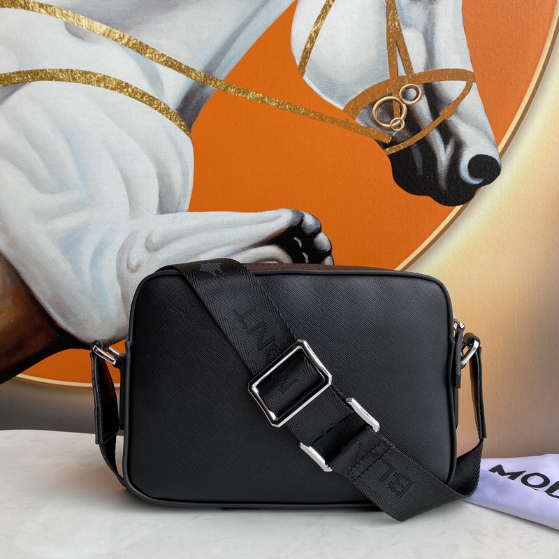 最新款來襲 Montblanc International(萬寶龍) 斜挎兩用包