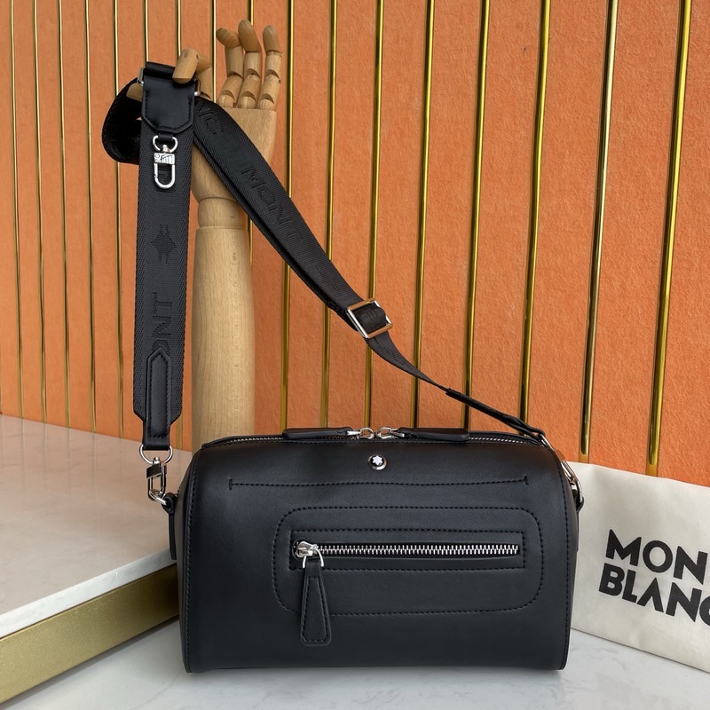 萬(wàn)寶龍軟皮系列郵筒包 經(jīng)典黑，從品牌豐厚的書(shū)寫(xiě)文化中汲取靈感，點(diǎn)亮煥新色彩搭配，