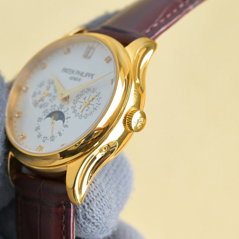 百達(dá)翡麗超級複雜功能時計5327、5140系列腕表，萬年曆中最經(jīng)典的款式。 表徑