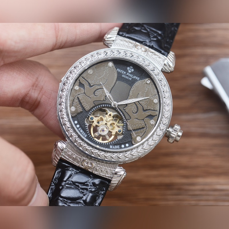 男人摯愛(ài) 飛輪腕表 [最新]：百達(dá)翡麗 最佳雕花殼設(shè)計(jì) 獨(dú)家首發(fā) [類(lèi)型]：精品