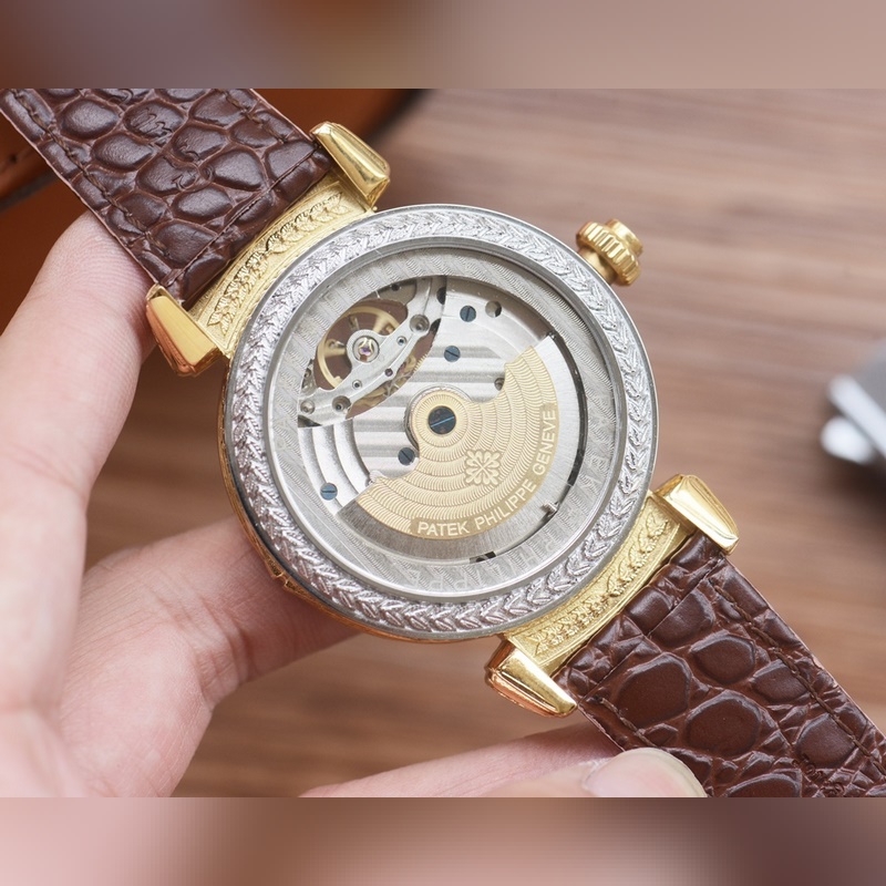 男人摯愛(ài) 飛輪腕表 [最新]：百達(dá)翡麗 最佳雕花殼設(shè)計(jì) 獨(dú)家首發(fā) [類(lèi)型]：精品
