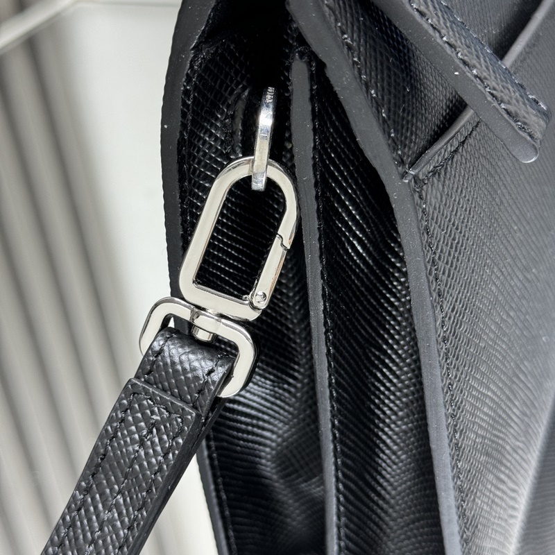 [頂級原單]Saffiano皮革男士新款手拿包 2VF019可拆式腕帶，拋光鋼質