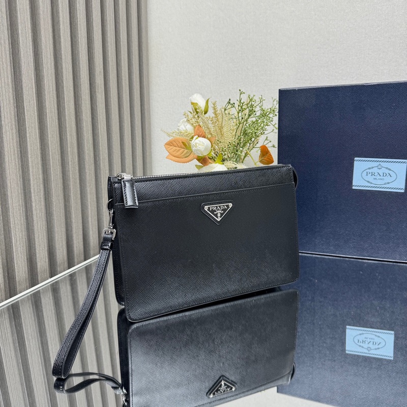 [頂級原單] 新款男士手包2VF032到貨 采用進口Saffiano十字紋牛皮，