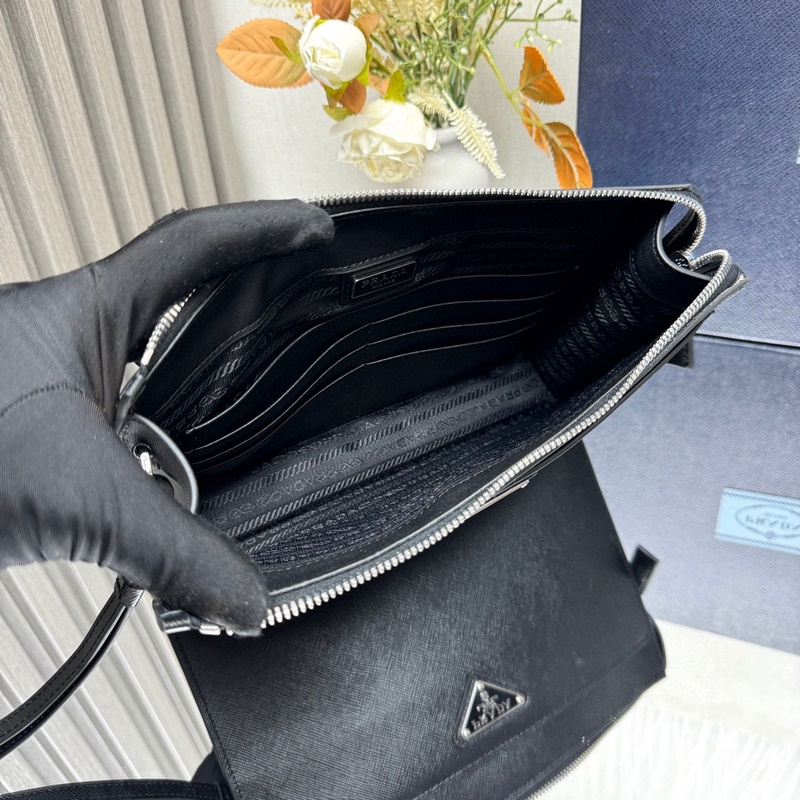 [頂級原單] 新款男士手包2VF032到貨 采用進口Saffiano十字紋牛皮，