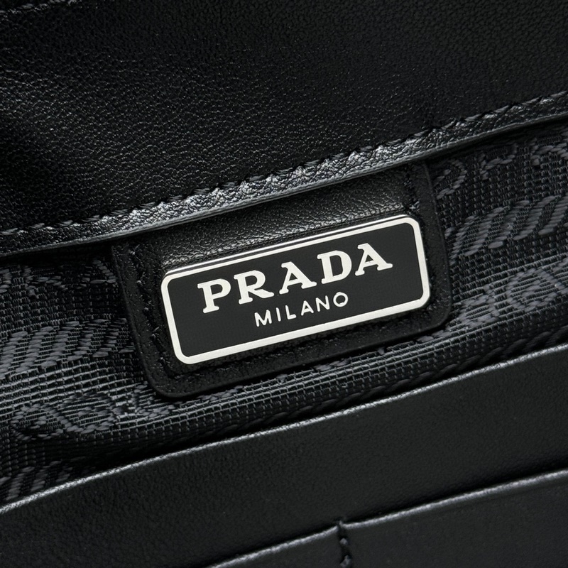 [頂級原單] 新款男士手包2VF032到貨 采用進口Saffiano十字紋牛皮，