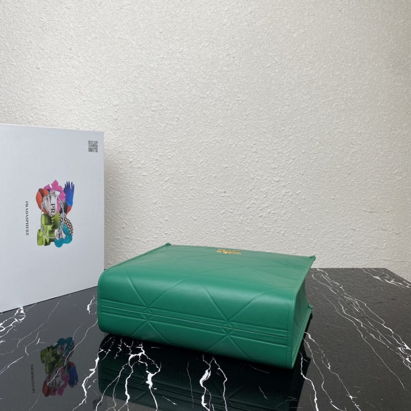 [頂級(jí)原單] (中號(hào)) 新款三角菱格托特包 托特包 1BA378到貨啦 這款托特