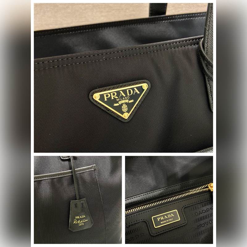 新款托特包 1BG527 這款經(jīng)久不衰的托特包是對經(jīng)典設(shè)計(jì)的重新演繹，采四進(jìn)口尼