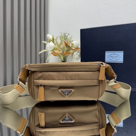 [頂級(jí)原單] 新款首發(fā) 2026秋冬新品男士胸包/單肩包2VH171，采用進(jìn)口尼