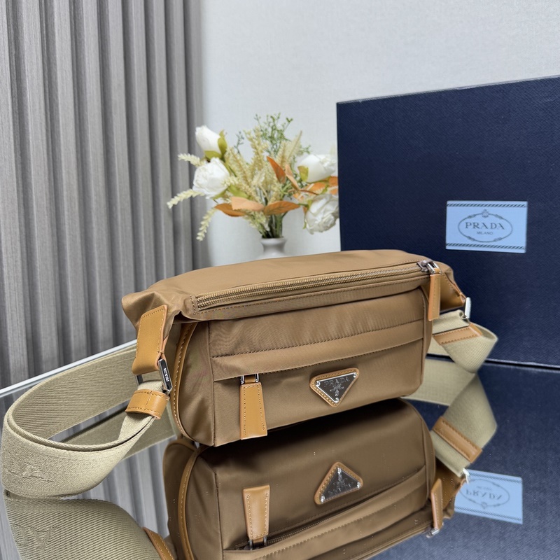 [頂級原單] 新款首發 2026秋冬新品男士胸包/單肩包2VH171，采用進口尼