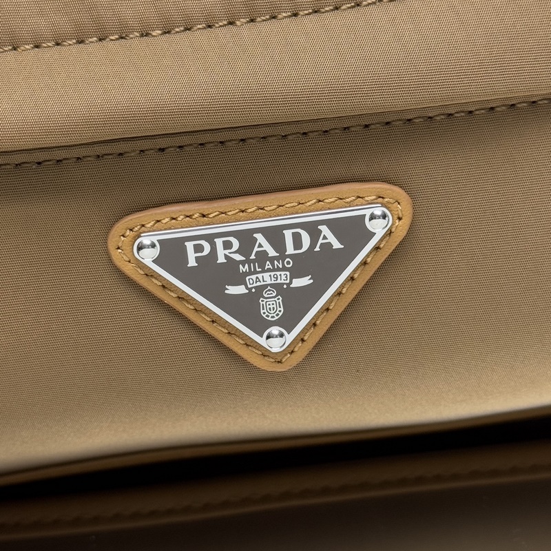 [頂級原單] 新款首發 2026秋冬新品男士胸包/單肩包2VH171，采用進口尼