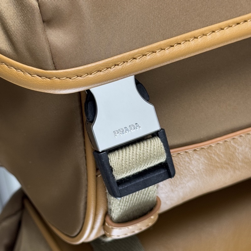 [頂級原單] 新款首發 2026秋冬新品男士胸包/單肩包2VH171，采用進口尼