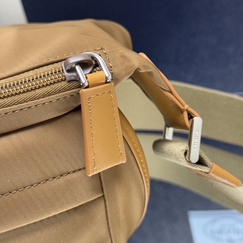 [頂級原單] 新款首發 2026秋冬新品男士胸包/單肩包2VH171，采用進口尼