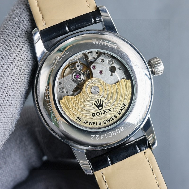 勞力士[ROLEX]男士腕表 采用獨特的表盤設計 搭配而來的是更高檔奢華的勞力士