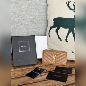 YSL卡包 SAINT LAURENT球紋牛皮 卡包！史上最好看的卡包之一 非常