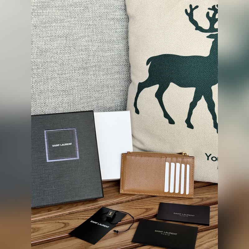 YSL卡包 SAINT LAURENT球紋牛皮 卡包！史上最好看的卡包之一 非常