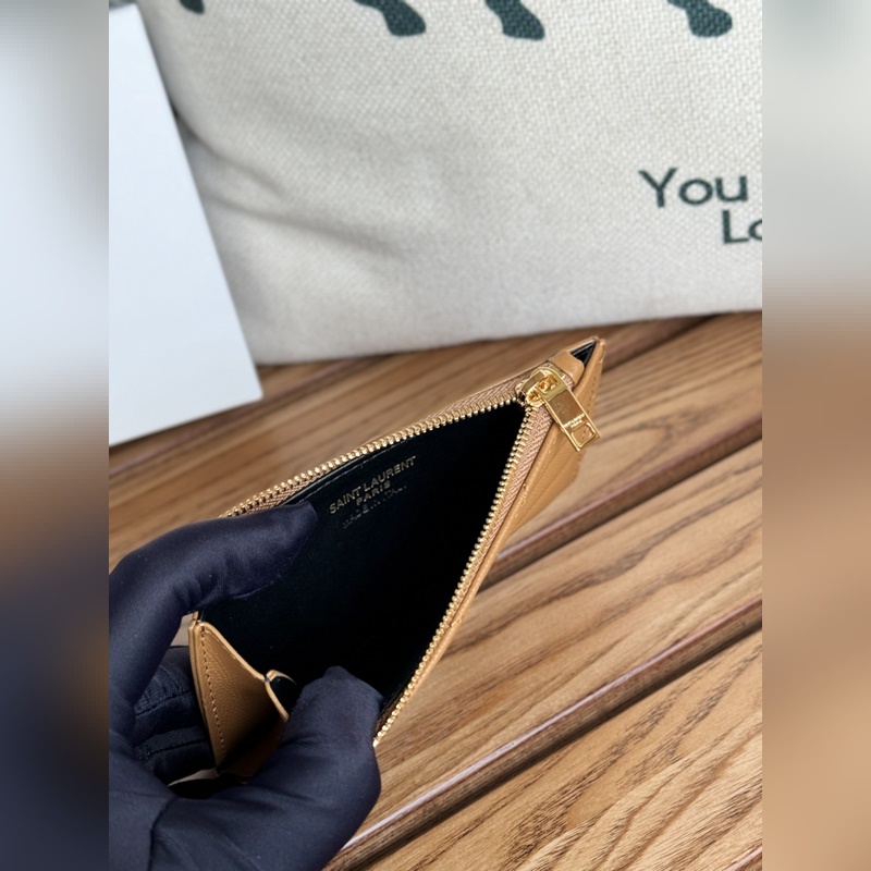 YSL卡包 SAINT LAURENT球紋牛皮 卡包！史上最好看的卡包之一 非常