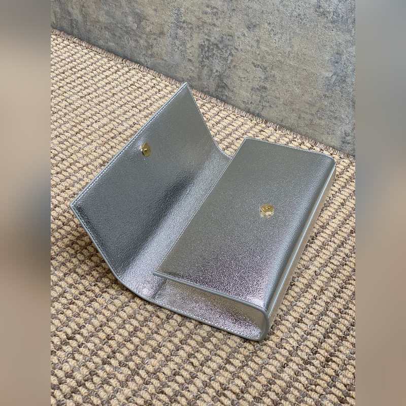 聖羅蘭YSL經(jīng)典無流蘇手包 進(jìn)口牛皮鑽石紋 市場頂級貨 尺寸27x12.5x5