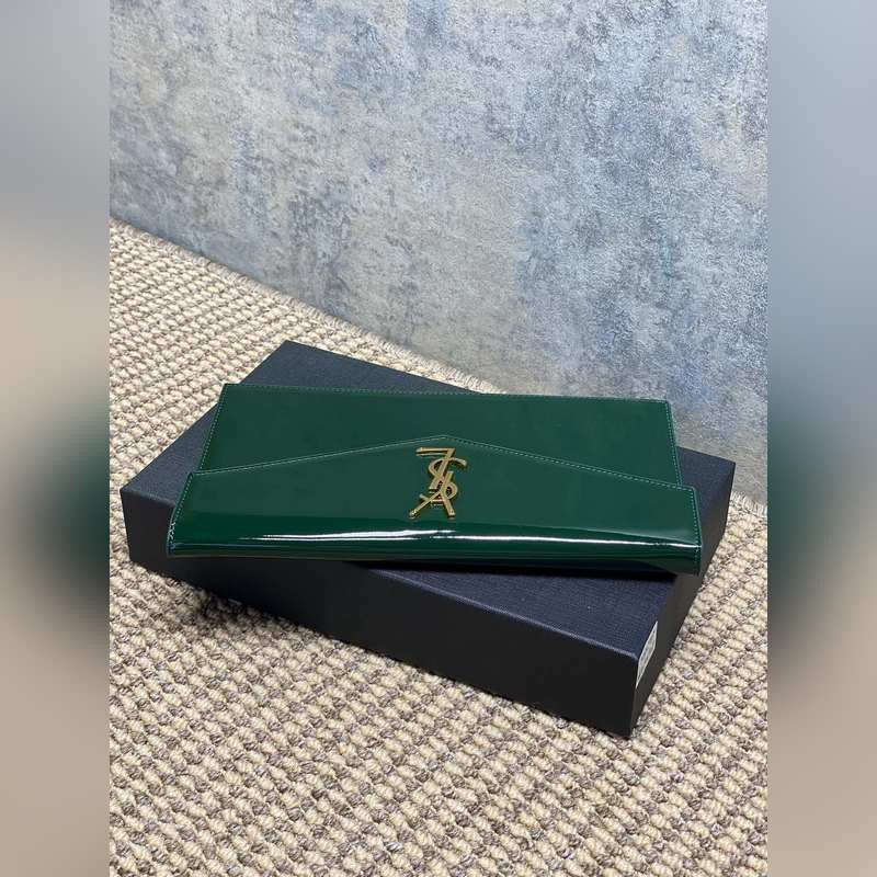 新款手包 最經典的標志性金屬logo，意大利進口牛皮，簡約又不失高端，搭配休閑風