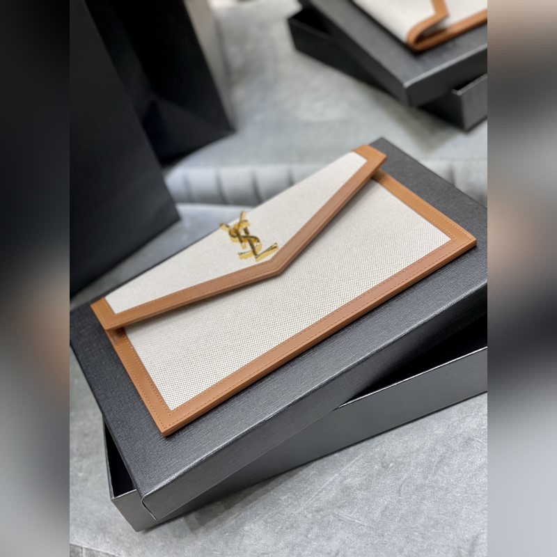 UPTOWN_新品手拿包 最經(jīng)典的標(biāo)志性金屬logo，意大利進(jìn)口牛皮，簡約又不失