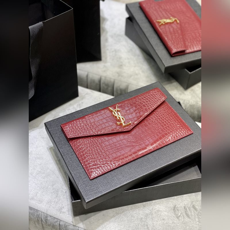 Uptown_新品手拿包 最經典的標志性金屬logo，意大利進口牛皮，簡約又不失