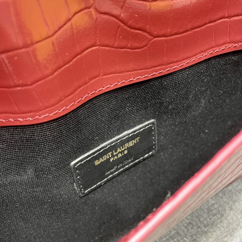 Uptown_新品手拿包 最經典的標志性金屬logo，意大利進口牛皮，簡約又不失