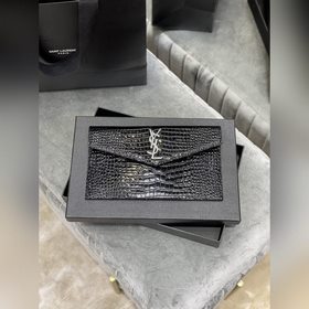 Uptown_新品手拿包 最經典的標志性金屬logo，意大利進口牛皮，簡約又不失