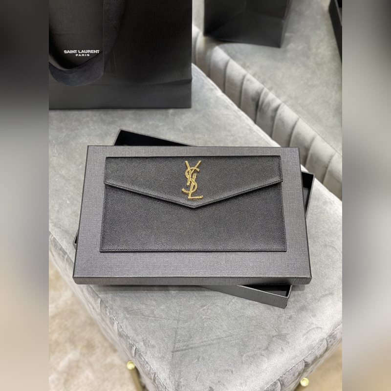 Uptown_新品手拿包 最經(jīng)典的標(biāo)志性金屬logo，意大利進(jìn)口牛皮，簡約又不失