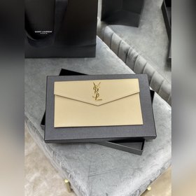 Uptown_新品手拿包 最經典的標志性金屬logo，意大利進口牛皮，簡約又不失