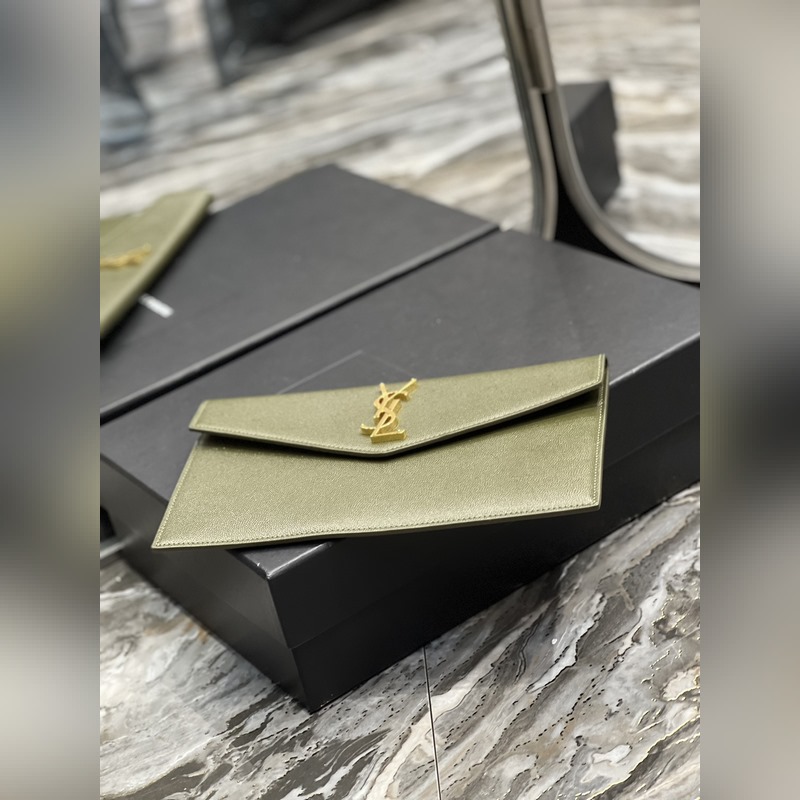 Uptown_新品手拿包 最經(jīng)典的標志性金屬logo，意大利進口牛皮，簡約又不失