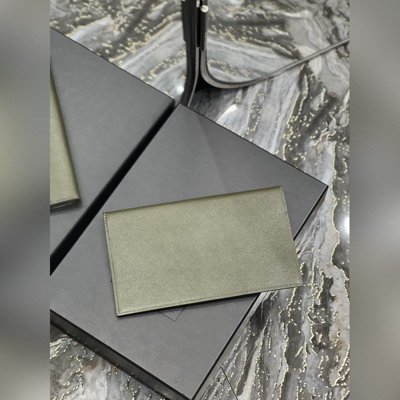 Uptown_新品手拿包 最經(jīng)典的標志性金屬logo，意大利進口牛皮，簡約又不失