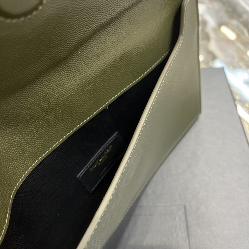 Uptown_新品手拿包 最經(jīng)典的標志性金屬logo，意大利進口牛皮，簡約又不失