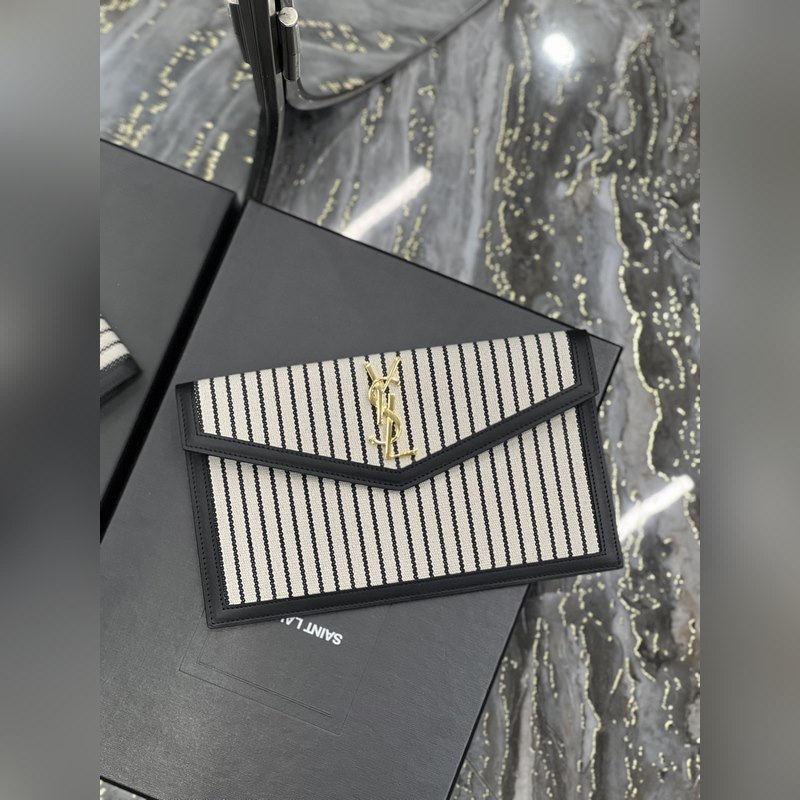 Uptown_新品手拿包 最經典的標志性金屬logo，意大利進口牛皮，簡約又不失