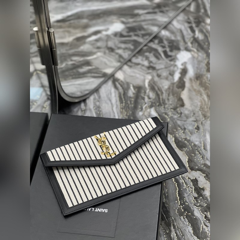 Uptown_新品手拿包 最經典的標志性金屬logo，意大利進口牛皮，簡約又不失