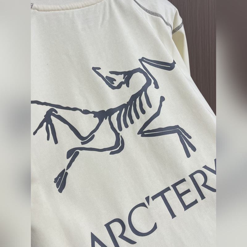 Arcteryx 始祖鳥戶外登山長袖T恤 原版定制拉鍊，明線進口機器4針6線做法
