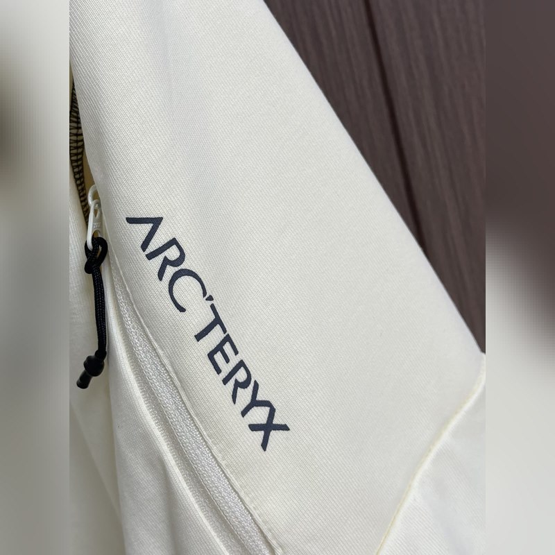Arcteryx 始祖鳥戶外登山長袖T恤 原版定制拉鍊，明線進口機器4針6線做法