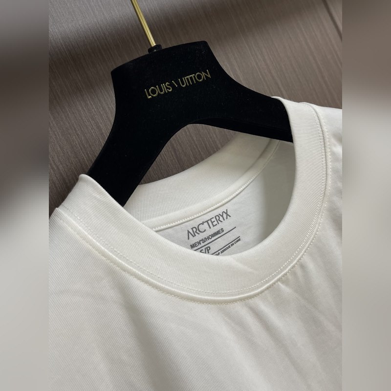 Arcteryx 始祖鳥戶外登山長(zhǎng)袖T恤 原版定制拉鍊，明線進(jìn)口機(jī)器4針6線做法