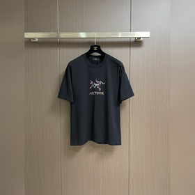 整套ARCTERYX 始祖鳥2026ss新款圓領T恤短褲套裝，經典logo標識印