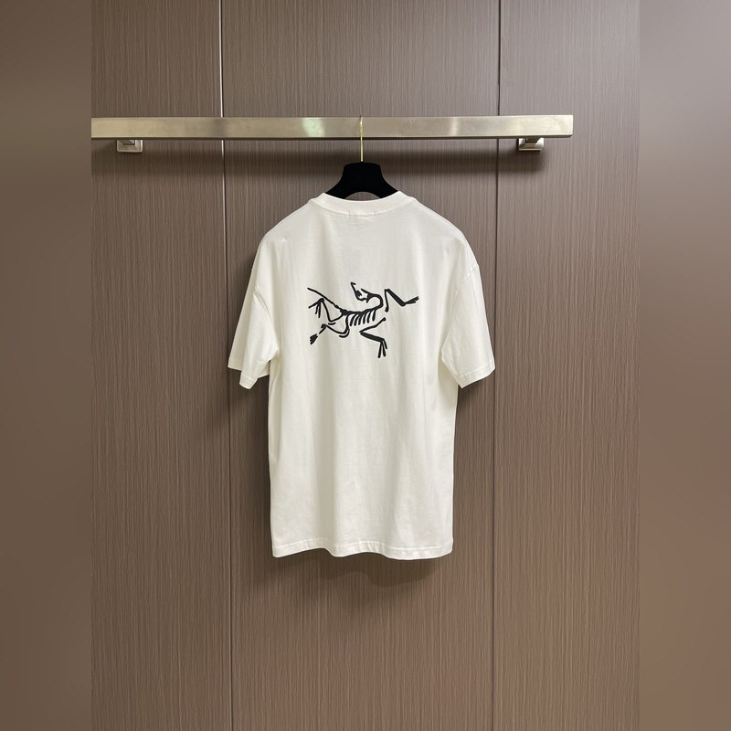 整套ARCTERYX 始祖鳥2026ss新款圓領T恤短褲套裝，經典logo標識印