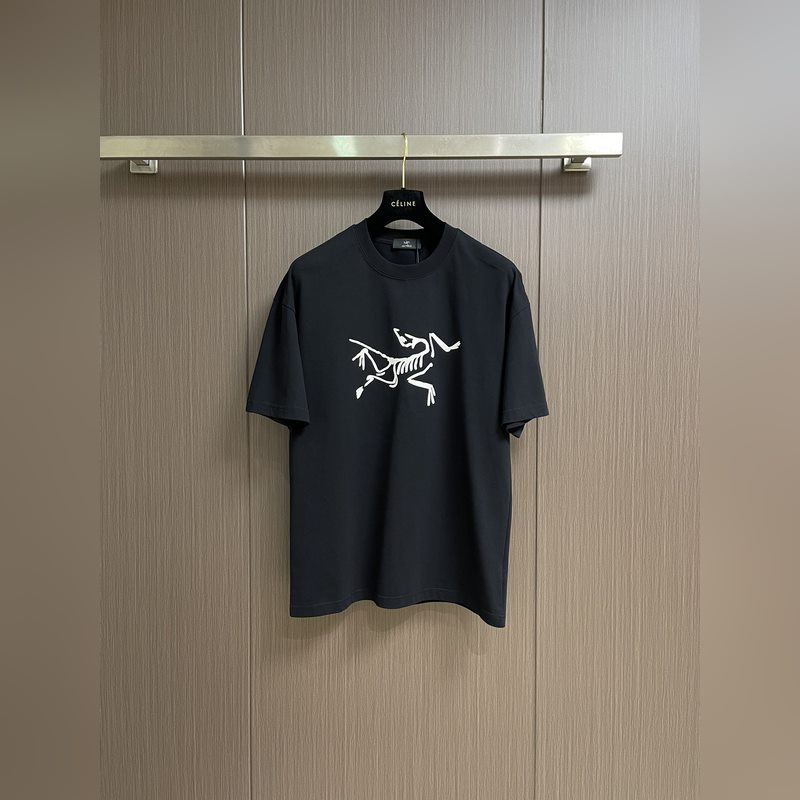 Arcteryx始祖鳥 2026SS 胸前印花短袖T恤 采用60支雙股，270g