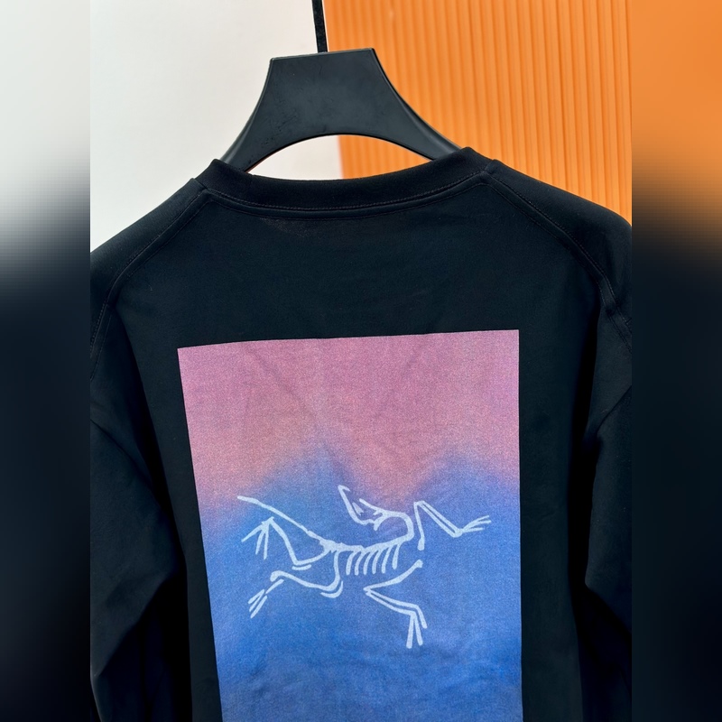 ARCTERYX始祖鳥Kragg系列彩色Logo印花純棉男女長袖T恤打底衫，情侶