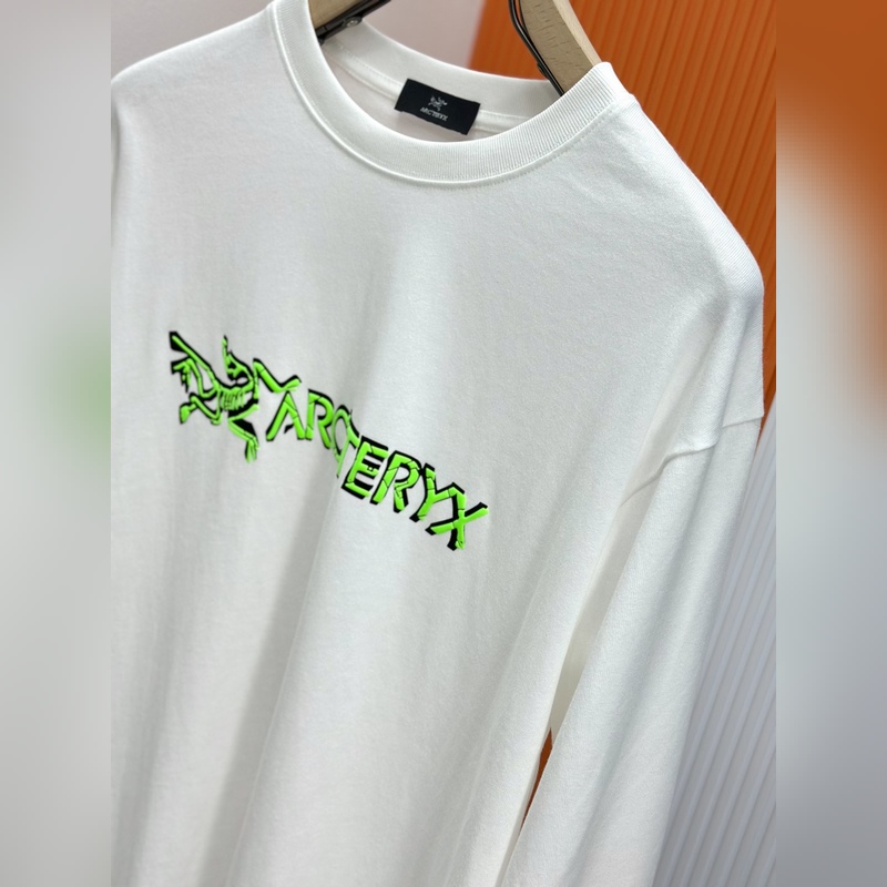 Arcteryx始祖鳥2026早秋新款男女同情侶款 休閑寬松棉質圓領長袖T恤衫！