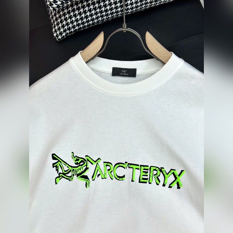 Arcteryx始祖鳥2026早秋新款男女同情侶款 休閑寬松棉質圓領長袖T恤衫！