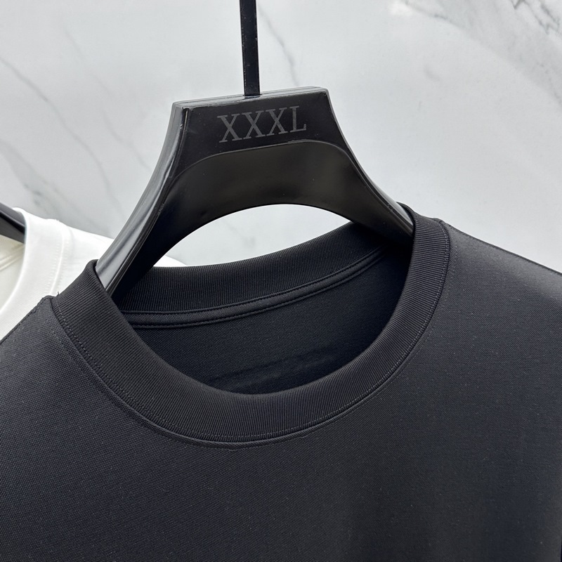 ARCTERYX始祖鳥 2026SS秋季新款男士圓領長袖 T 恤，以當季色調傳遞